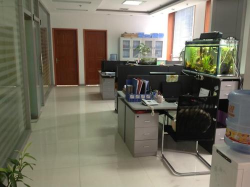 昆山工厂发证件风波 科技中介服务引发的千人集体辞职事件解析